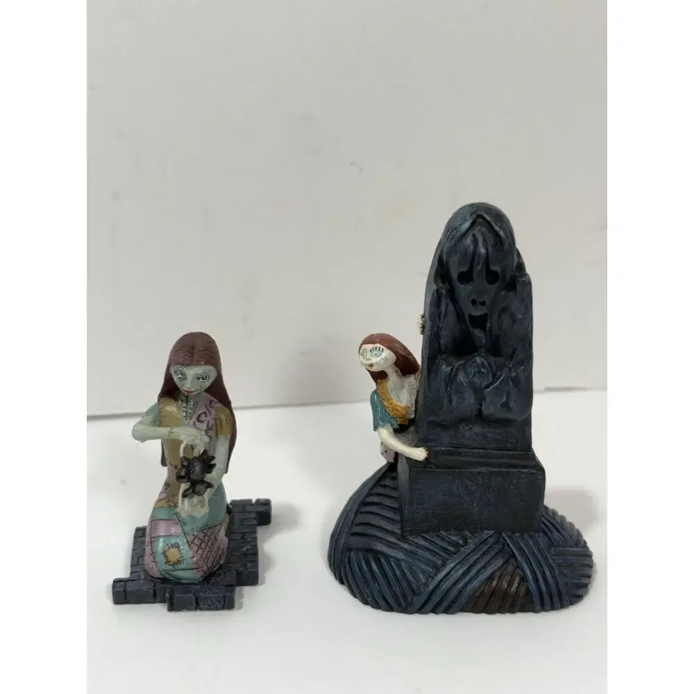 Hawthorne Nightmare Before Xmas 2 Accessories Sally & Creepy Crawling With Sally